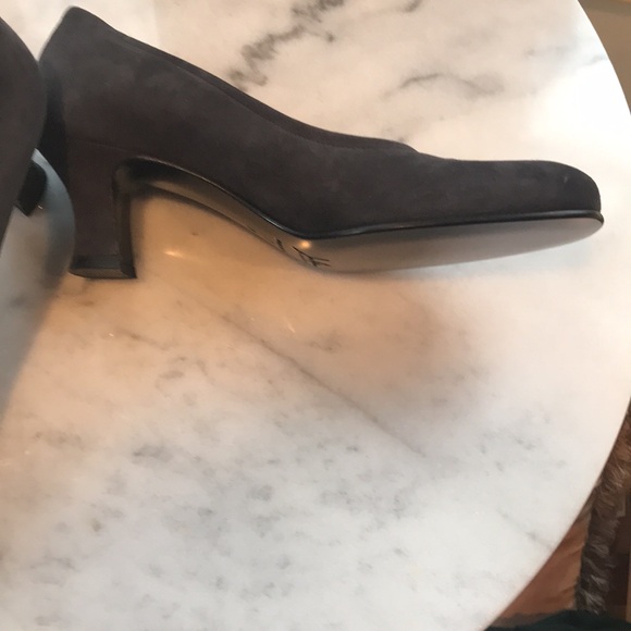 NEVER WORN! CLASSIC CORPORATE LOOK. Purchased at Holts’s. - Picture 3 of 7